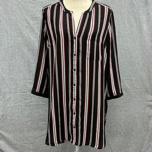 💥 FLASH SALE 💥
DR2  button up high low striped tunic. Size L EUC
